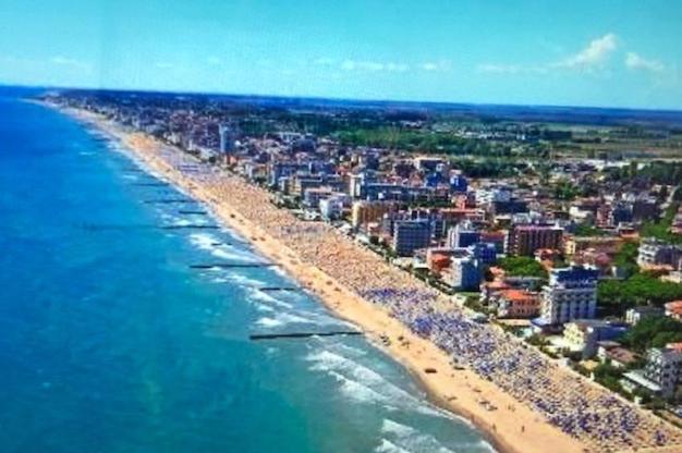 Residence Alba D'Oro Solo Famiglie Lido di Jesolo Esterno foto