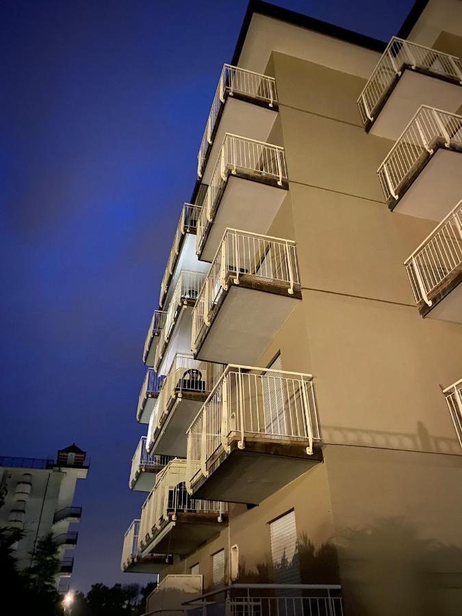 Residence Alba D'Oro Solo Famiglie Lido di Jesolo Esterno foto